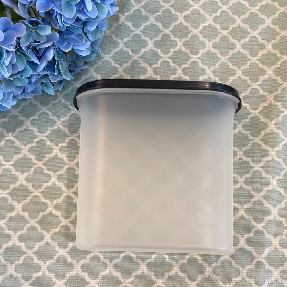 Tupperware Oval Modular Mate Size 3 1.7L Black Lid
